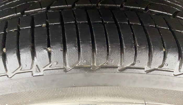 2018 Tata TIGOR XZ PETROL, Petrol, Manual, 95,399 km, Right Rear Tyre Tread