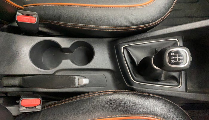 2017 Hyundai Elite i20 ASTA 1.2, Petrol, Manual, 68,936 km, Gear Lever