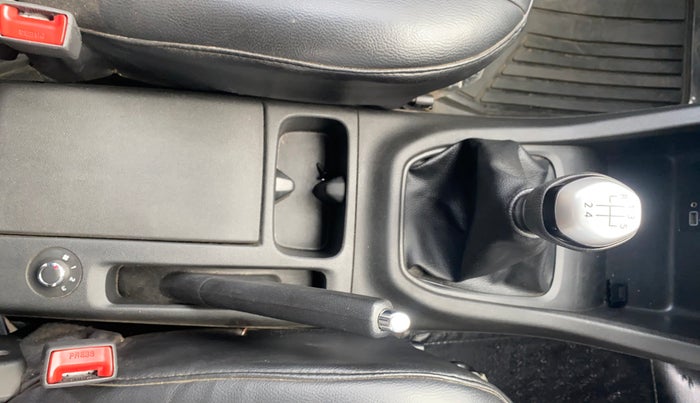 2020 Renault TRIBER RXZ, Petrol, Manual, 33,888 km, Gear Lever