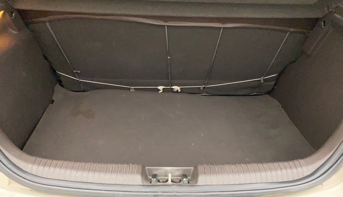 2011 Hyundai i20 MAGNA 1.2, Petrol, Manual, 86,355 km, Boot Inside