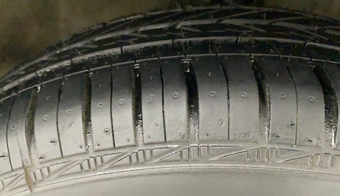 2011 Hyundai i20 MAGNA 1.2, Petrol, Manual, 86,355 km, Right Front Tyre Tread