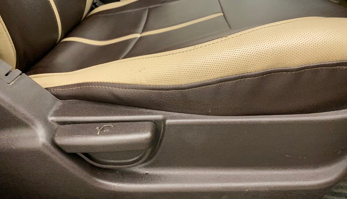 2011 Hyundai i20 MAGNA 1.2, Petrol, Manual, 86,355 km, Driver Side Adjustment Panel