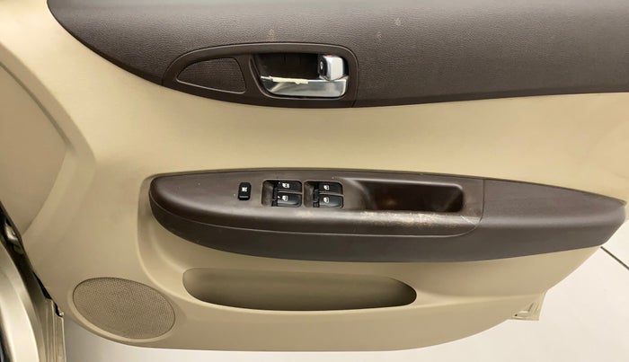 2011 Hyundai i20 MAGNA 1.2, Petrol, Manual, 86,355 km, Driver Side Door Panels Control