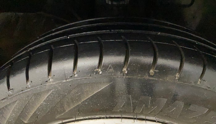 2019 Renault Kwid RXL, Petrol, Manual, 63,301 km, Right Front Tyre Tread