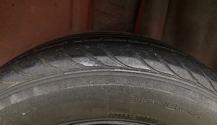 2013 Ford Figo ZXI 1.2 PETROL, Petrol, Manual, 25,619 km, Left Rear Tyre Tread