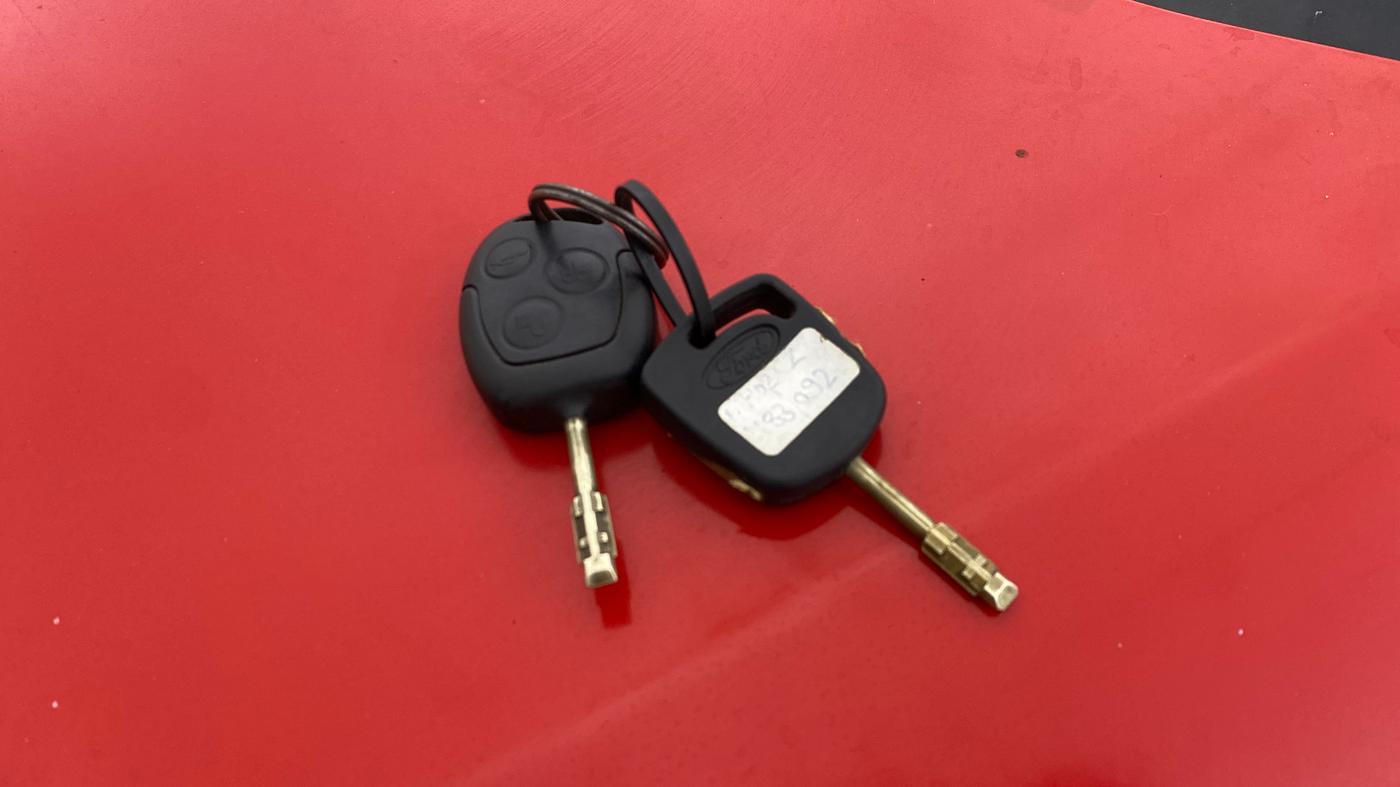2013 Ford Figo ZXI 1.2 PETROL, Petrol, Manual, 25,619 km, Key Close Up