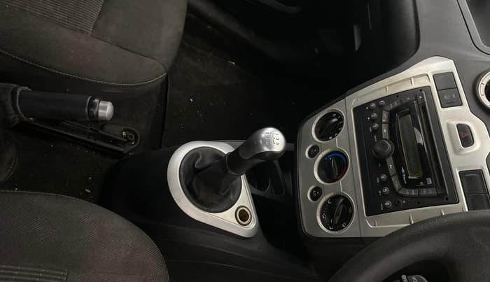 2013 Ford Figo ZXI 1.2 PETROL, Petrol, Manual, 25,619 km, Gear Lever
