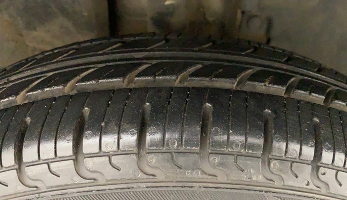 2016 Renault Kwid RXT 0.8, Petrol, Manual, 51,655 km, Right Front Tyre Tread