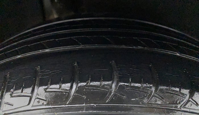 2017 Maruti Baleno DELTA PETROL 1.2, Petrol, Manual, 74,100 km, Right Rear Tyre Tread