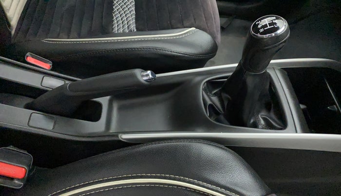 2017 Maruti Baleno DELTA PETROL 1.2, Petrol, Manual, 74,100 km, Gear Lever