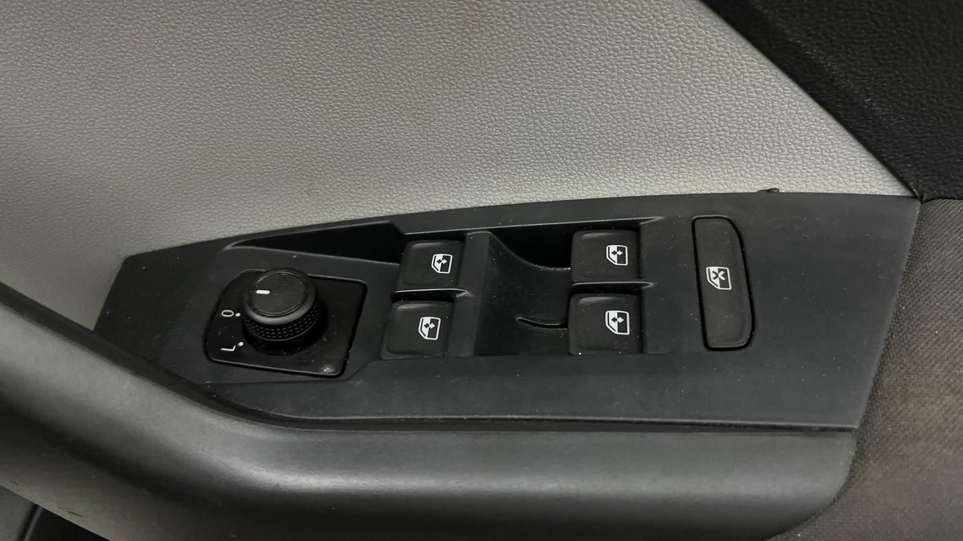 2022 Skoda KUSHAQ ACTIVE 1.0L TSI MT, Petrol, Manual, 28,926 km, Driver Side Door Panels Control