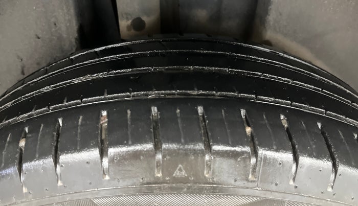 2022 Skoda KUSHAQ ACTIVE 1.0L TSI MT, Petrol, Manual, 28,926 km, Right Rear Tyre Tread