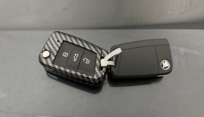 2022 Skoda KUSHAQ ACTIVE 1.0L TSI MT, Petrol, Manual, 28,926 km, Key Close Up