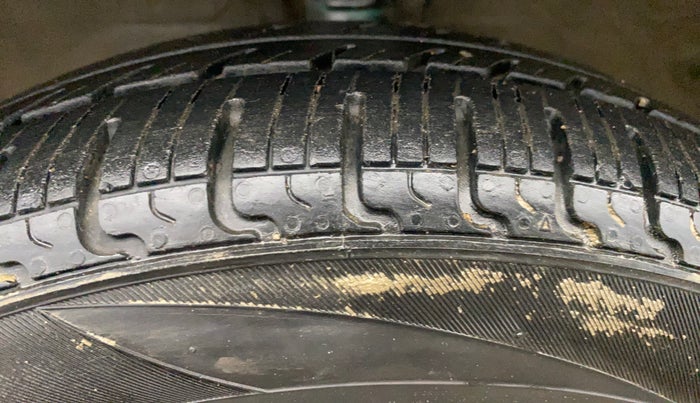 2014 Maruti Wagon R 1.0 VXI, Petrol, Manual, 34,718 km, Left Front Tyre Tread