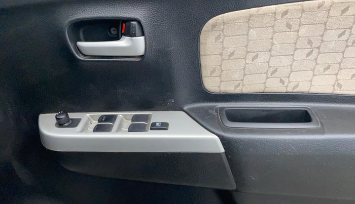2014 Maruti Wagon R 1.0 VXI, Petrol, Manual, 34,718 km, Driver Side Door Panels Control