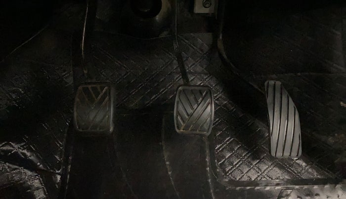 2014 Maruti Wagon R 1.0 VXI, Petrol, Manual, 34,718 km, Pedals