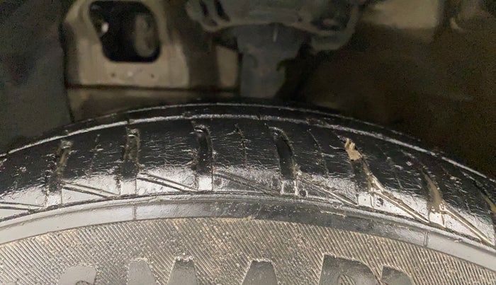 2021 Hyundai NEW SANTRO SPORTZ EXECUTIVE MT CNG, CNG, Manual, 39,445 km, Left Front Tyre Tread