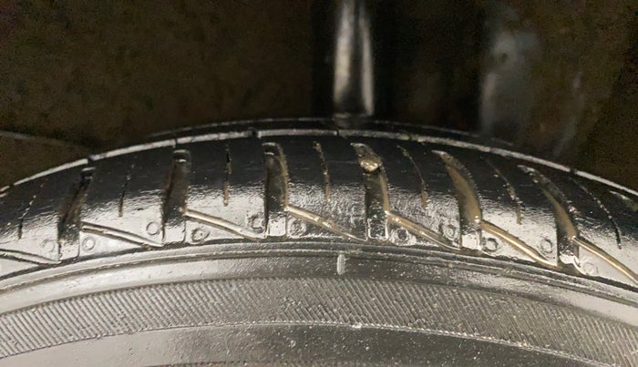 2021 Hyundai NEW SANTRO SPORTZ EXECUTIVE MT CNG, CNG, Manual, 39,445 km, Left Rear Tyre Tread