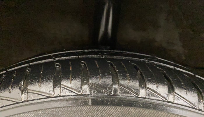 2021 Hyundai NEW SANTRO SPORTZ EXECUTIVE MT CNG, CNG, Manual, 39,445 km, Right Rear Tyre Tread