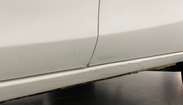 2015 Maruti Alto 800 LXI, Petrol, Manual, 40,996 km, Left running board - Minor scratches