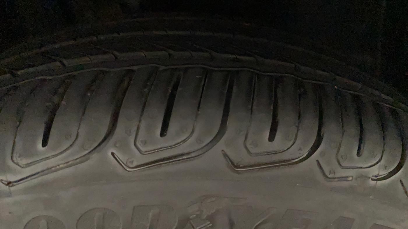 2022 Tata ALTROZ XZA PLUS, Petrol, Automatic, 3,435 km, Right Front Tyre Tread
