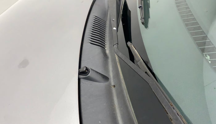 2011 Maruti Wagon R 1.0 LXI, Petrol, Manual, 45,163 km, Bonnet (hood) - Cowl vent panel has minor damage
