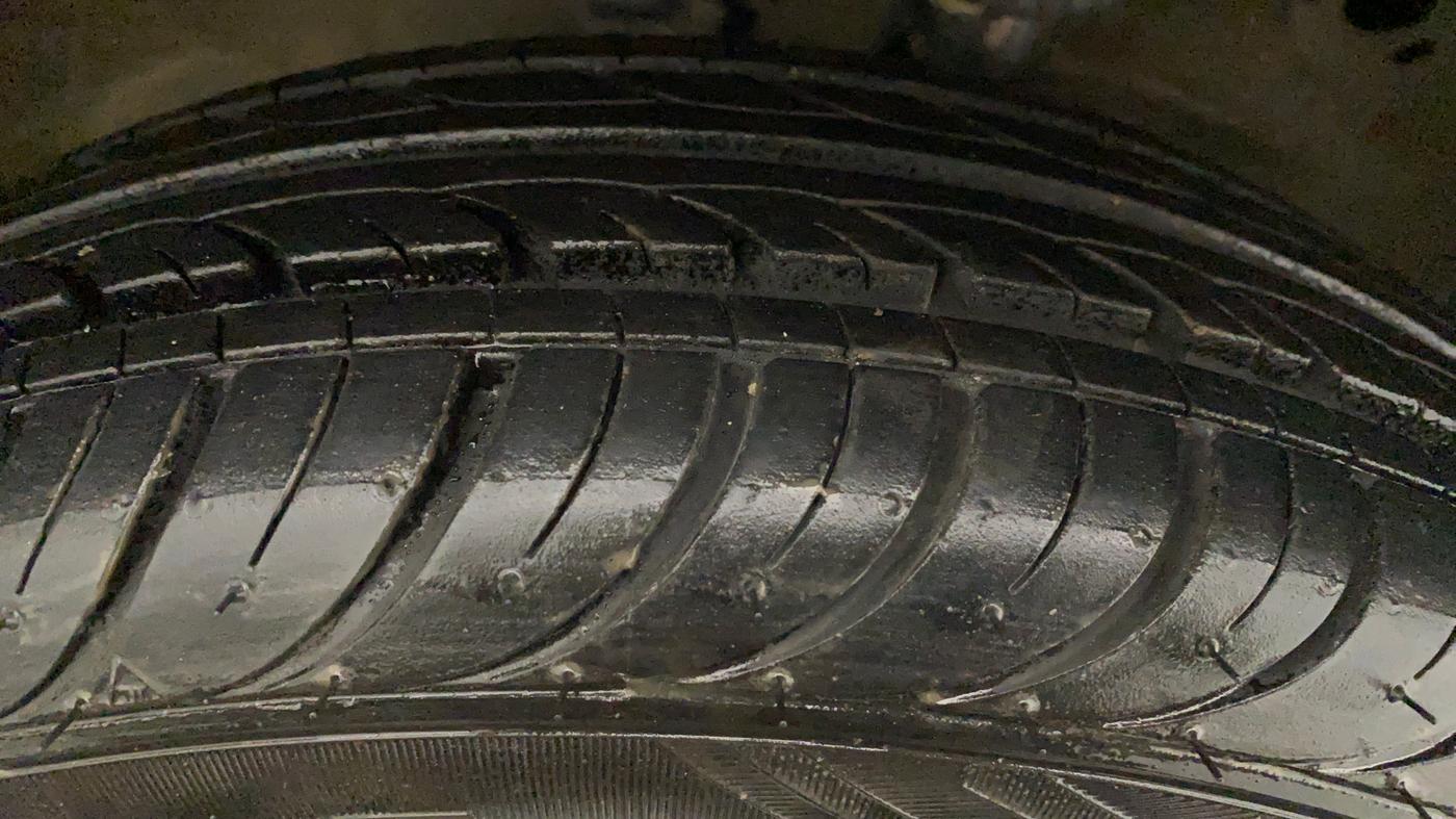 2011 Maruti Wagon R 1.0 LXI, Petrol, Manual, 45,163 km, Right Rear Tyre Tread