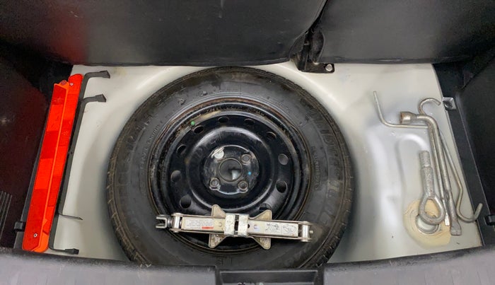 2015 Maruti Swift VXI, Petrol, Manual, 87,952 km, Spare Tyre