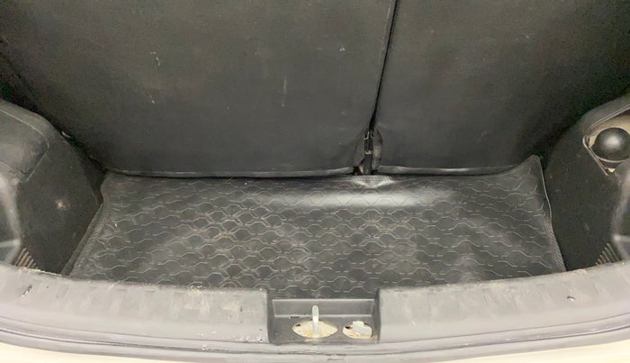 2015 Maruti Swift VXI, Petrol, Manual, 87,952 km, Boot Inside