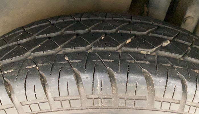 2015 Maruti Swift VXI, Petrol, Manual, 87,952 km, Left Rear Tyre Tread