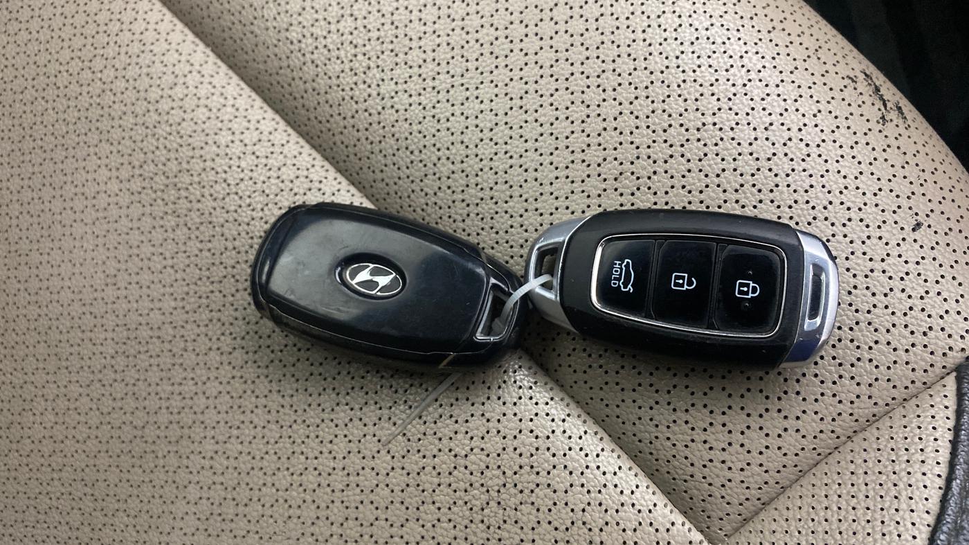 2019 Hyundai Verna 1.6 VTVT SX (O) AT, Petrol, Automatic, 1,37,087 km, Key Close Up