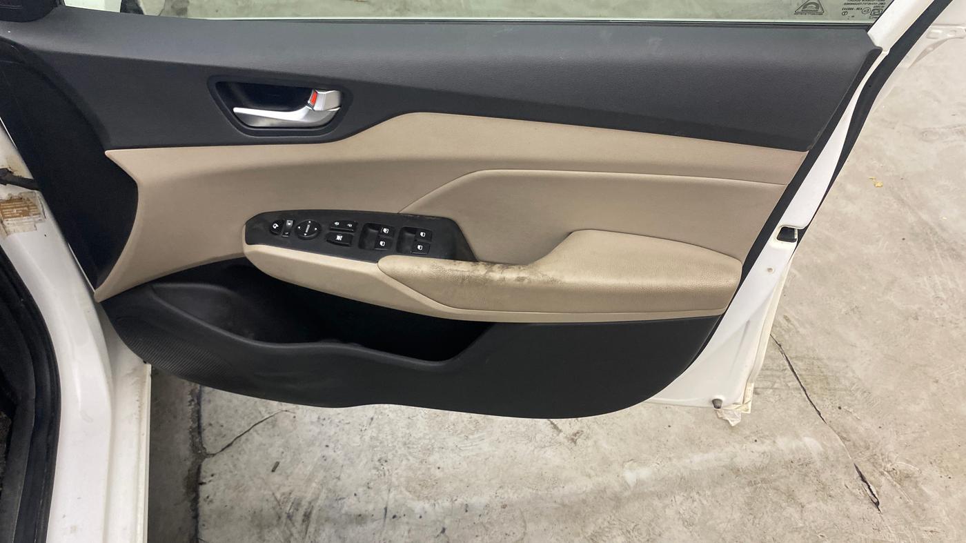 2019 Hyundai Verna 1.6 VTVT SX (O) AT, Petrol, Automatic, 1,37,087 km, Driver Side Door Panels Control
