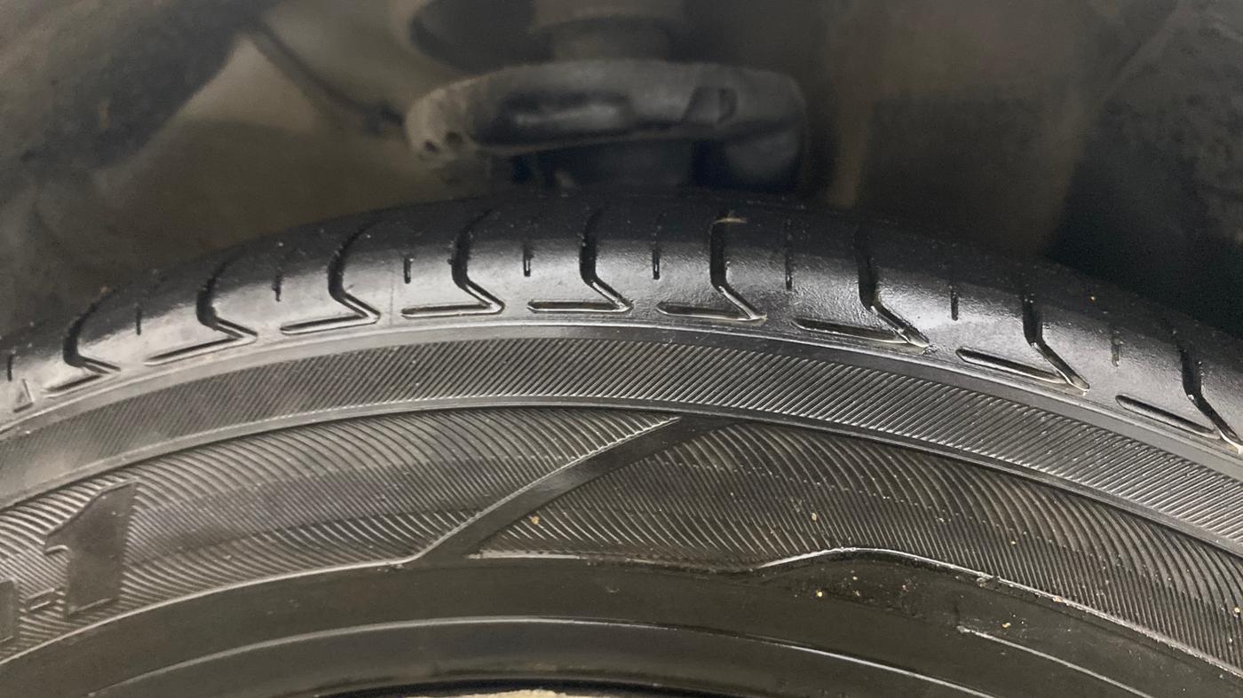 2019 Hyundai Verna 1.6 VTVT SX (O) AT, Petrol, Automatic, 1,37,087 km, Right Front Tyre Tread