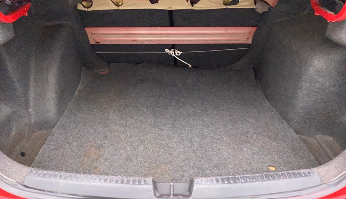 2012 Volkswagen Vento HIGHLINE 1.6 MPI, Petrol, Manual, 94,601 km, Boot Inside