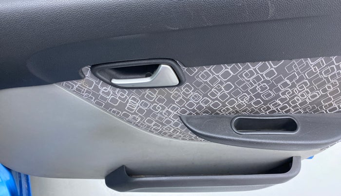 2019 Maruti Alto 800 LXI, Petrol, Manual, 7,837 km, Driver Side Door Panels Control