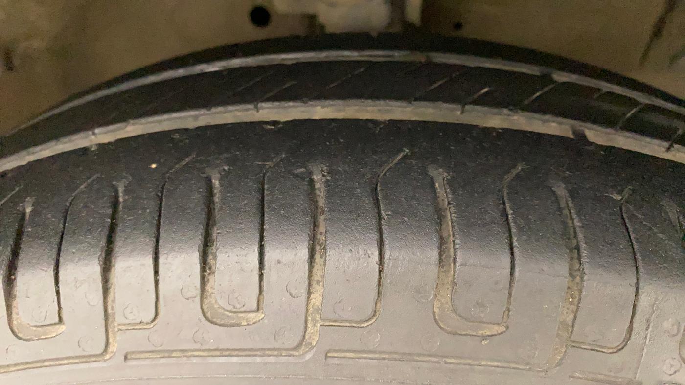 2012 Maruti Swift VDI, Diesel, Manual, 63,961 km, Right Front Tyre Tread