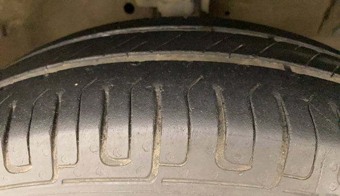 2012 Maruti Swift VDI, Diesel, Manual, 63,961 km, Right Front Tyre Tread
