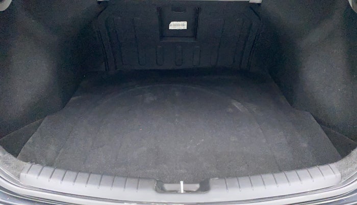 2019 Hyundai New Elantra 1.6 SX AT O, Diesel, Automatic, 11,784 km, Boot Inside