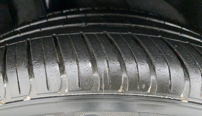 2019 Hyundai New Elantra 1.6 SX AT O, Diesel, Automatic, 11,784 km, Right Rear Tyre Tread