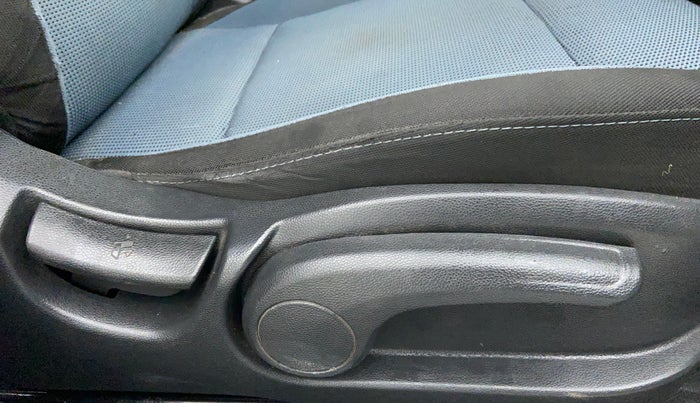 2015 Hyundai i20 Active 1.2 S, Petrol, Manual, 67,979 km, Driver Side Adjustment Panel