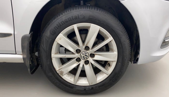 2014 Volkswagen Polo HIGHLINE1.2L, Petrol, Manual, 52,427 km, Right Front Wheel