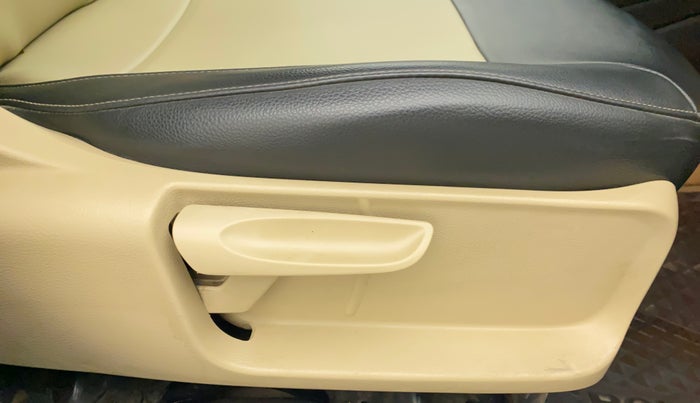 2014 Volkswagen Polo HIGHLINE1.2L, Petrol, Manual, 52,427 km, Driver Side Adjustment Panel