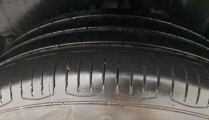 2014 Volkswagen Polo HIGHLINE1.2L, Petrol, Manual, 52,427 km, Left Rear Tyre Tread