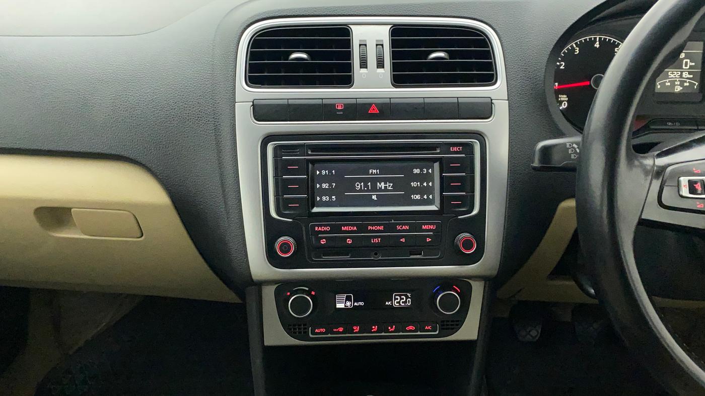2014 Volkswagen Polo HIGHLINE1.2L, Petrol, Manual, 52,427 km, Air Conditioner