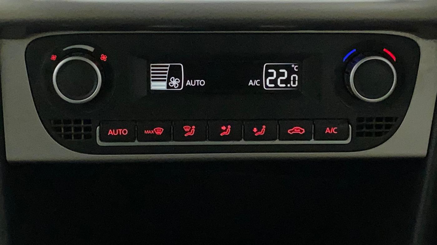 2014 Volkswagen Polo HIGHLINE1.2L, Petrol, Manual, 52,427 km, Automatic Climate Control