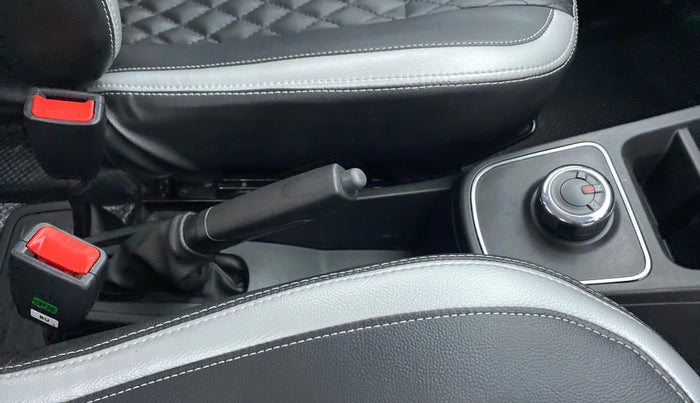 2021 Renault Kwid 1.0 RXT Opt AT, Petrol, Automatic, 5,336 km, Gear Lever