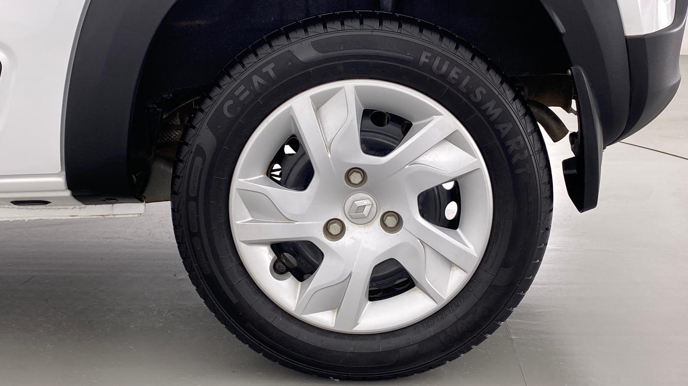 2021 Renault Kwid 1.0 RXT Opt AT, Petrol, Automatic, 5,336 km, Left Rear Wheel