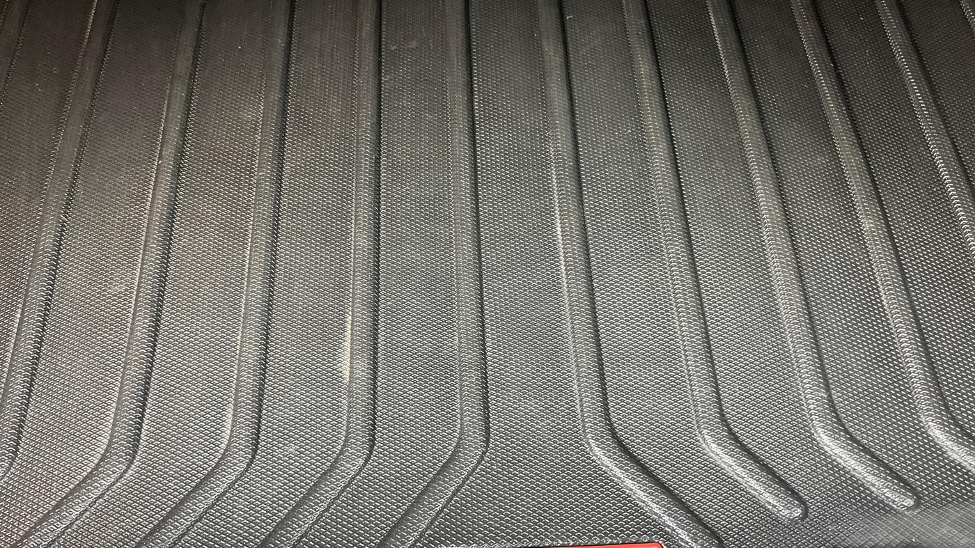 2020 KIA SONET HTX PLUS 1.5, Diesel, Manual, 1,33,523 km, Boot Inside