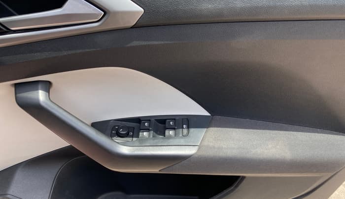 2022 Volkswagen TAIGUN HIGHLINE 1.0 TSI AT, Petrol, Automatic, 51,651 km, Driver Side Door Panels Control