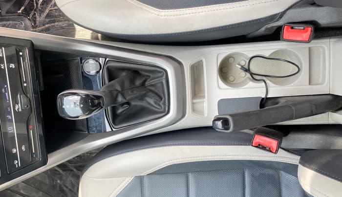 2022 Volkswagen TAIGUN HIGHLINE 1.0 TSI AT, Petrol, Automatic, 51,651 km, Gear Lever